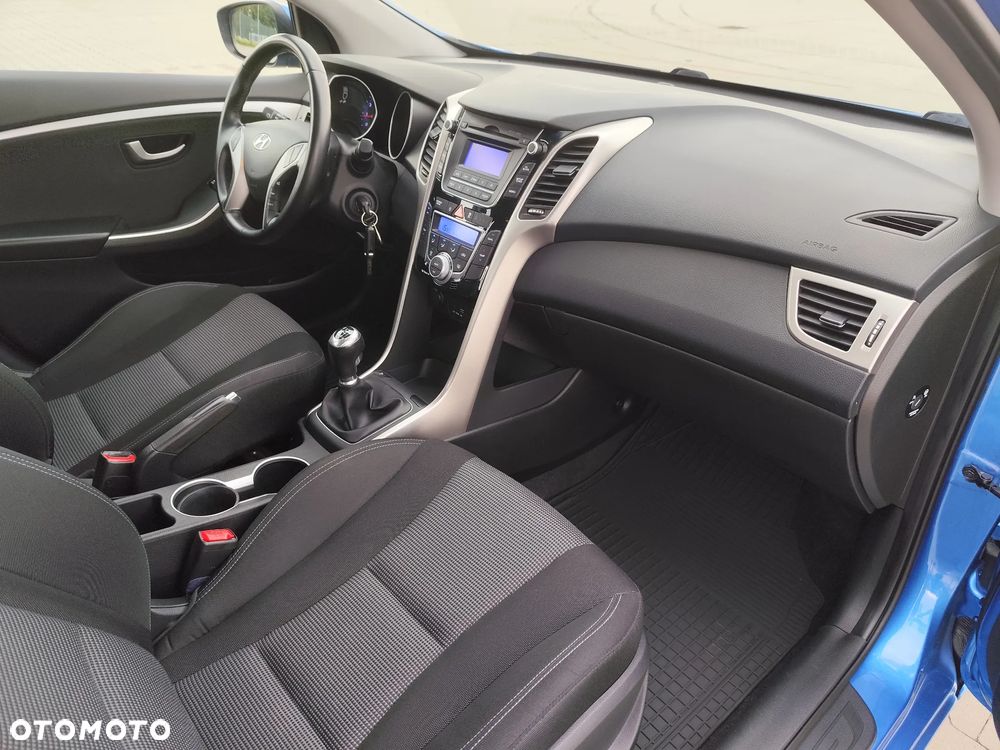 Hyundai i30 blue 1.4 Classic - 14