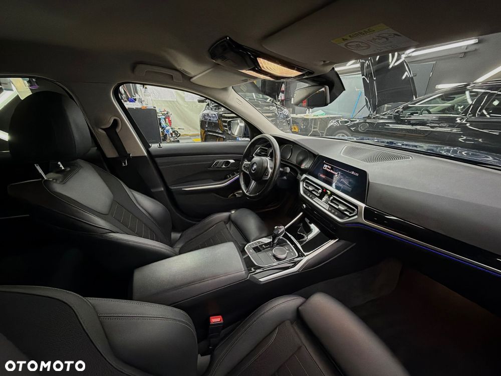 BMW Seria 3 318d Sport Line - 15