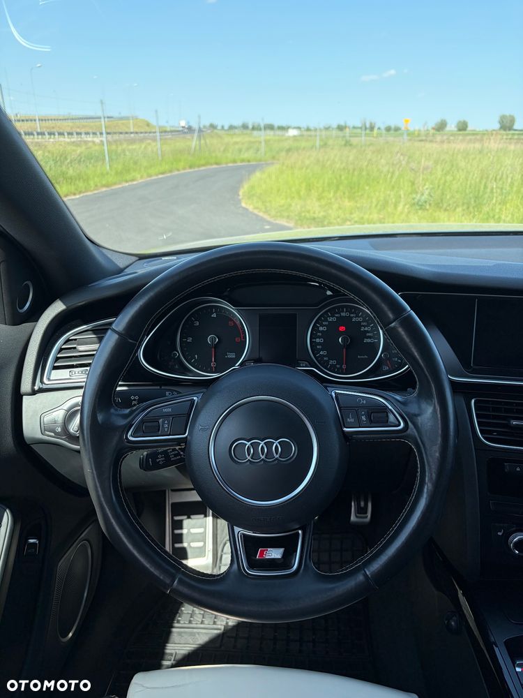 Audi A4 Avant 2.0 TDI DPF clean diesel quattro S line Sportpaket - 12