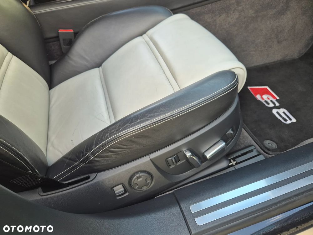 Audi S8 5.2 FSI Quattro - 34