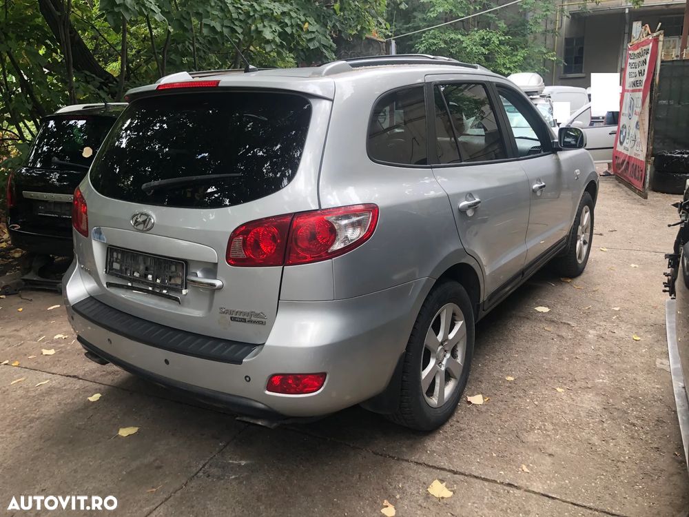Dezmembrez Hyundai Santa FE 2 gri argintiu 2.2 diesel cutie manuala - 8