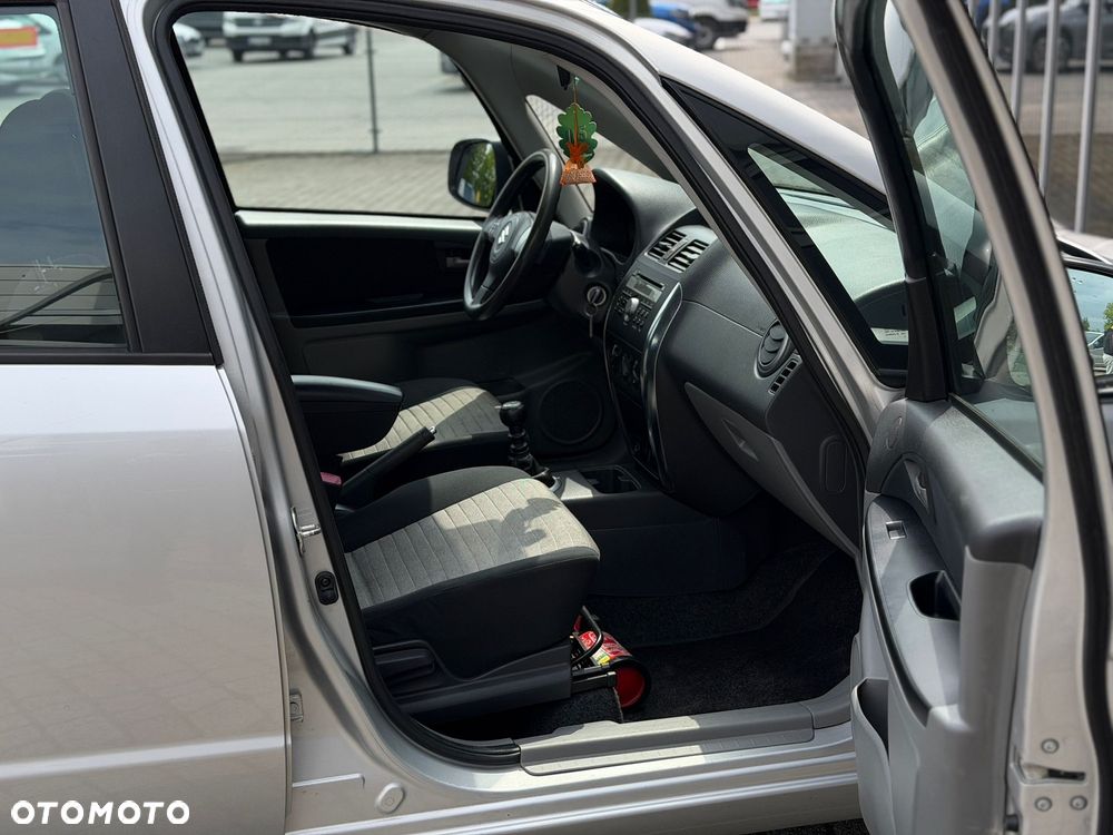 Suzuki SX4 1.6 DDiS Comfort - 31