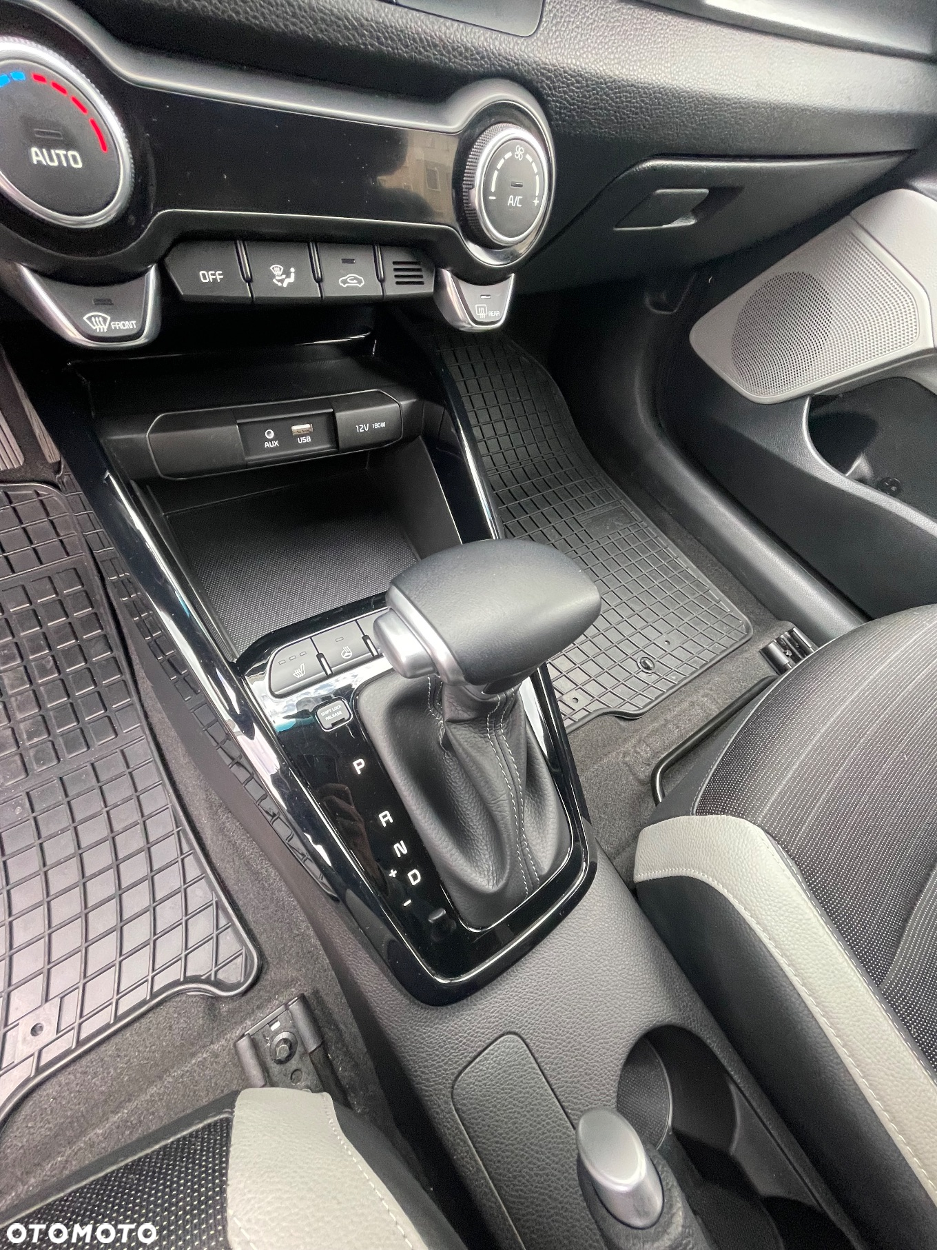 Kia Stonic 1.0 T-GDI L DCT - 11