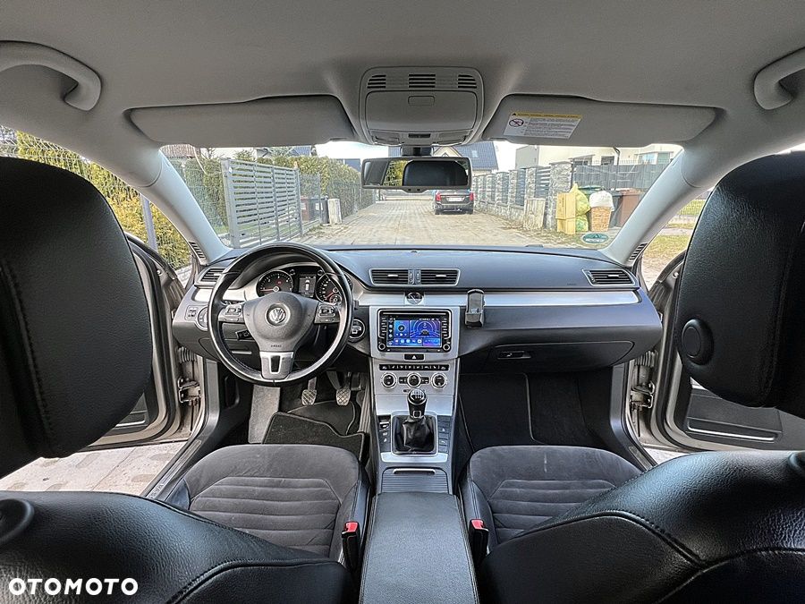 Volkswagen Passat 2.0 TDI Highline - 13