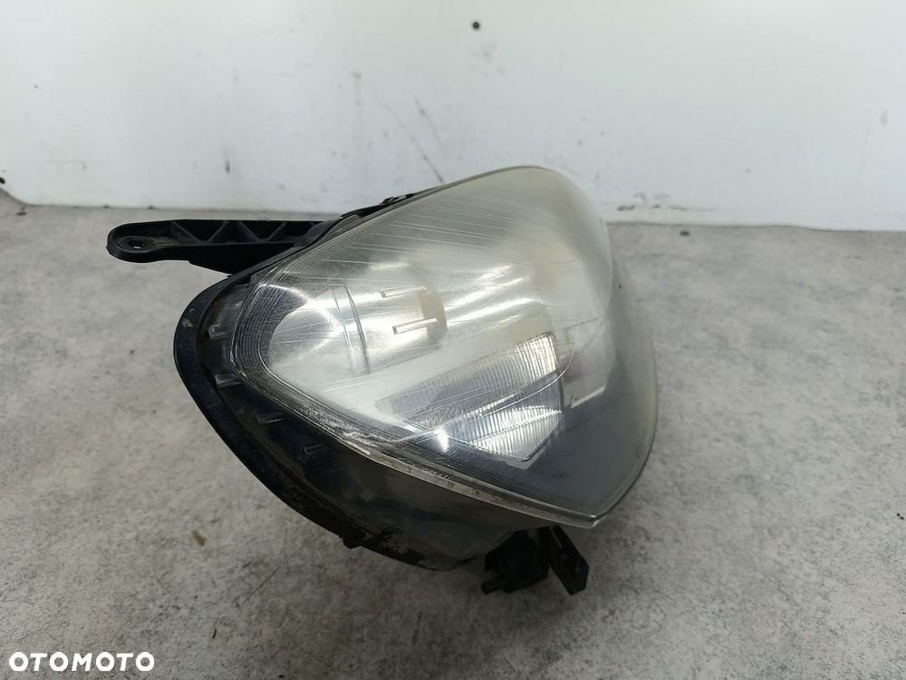 LAMPA PRZÓD PRAWA XENON OPEL ZAFIRA B 13252471 13153357 0301214282  AL  GM - 8