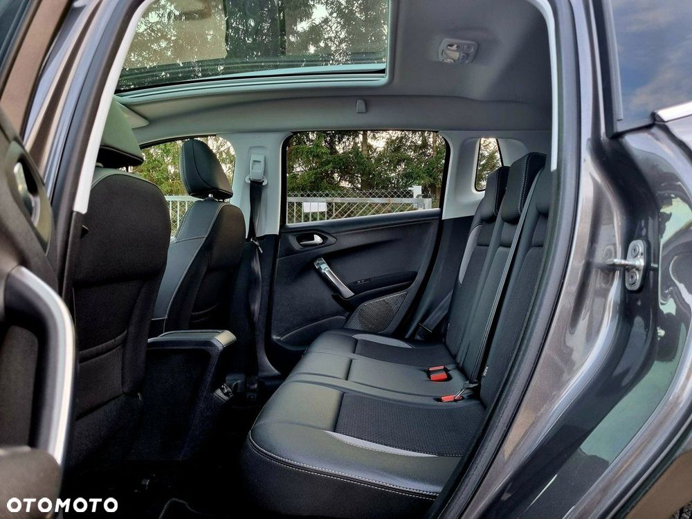 Peugeot 2008 1.2 Pure Tech Allure S&S - 10