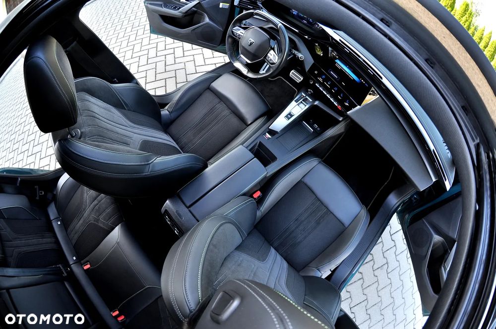 Peugeot 308 180 e-EAT8 GT - 23