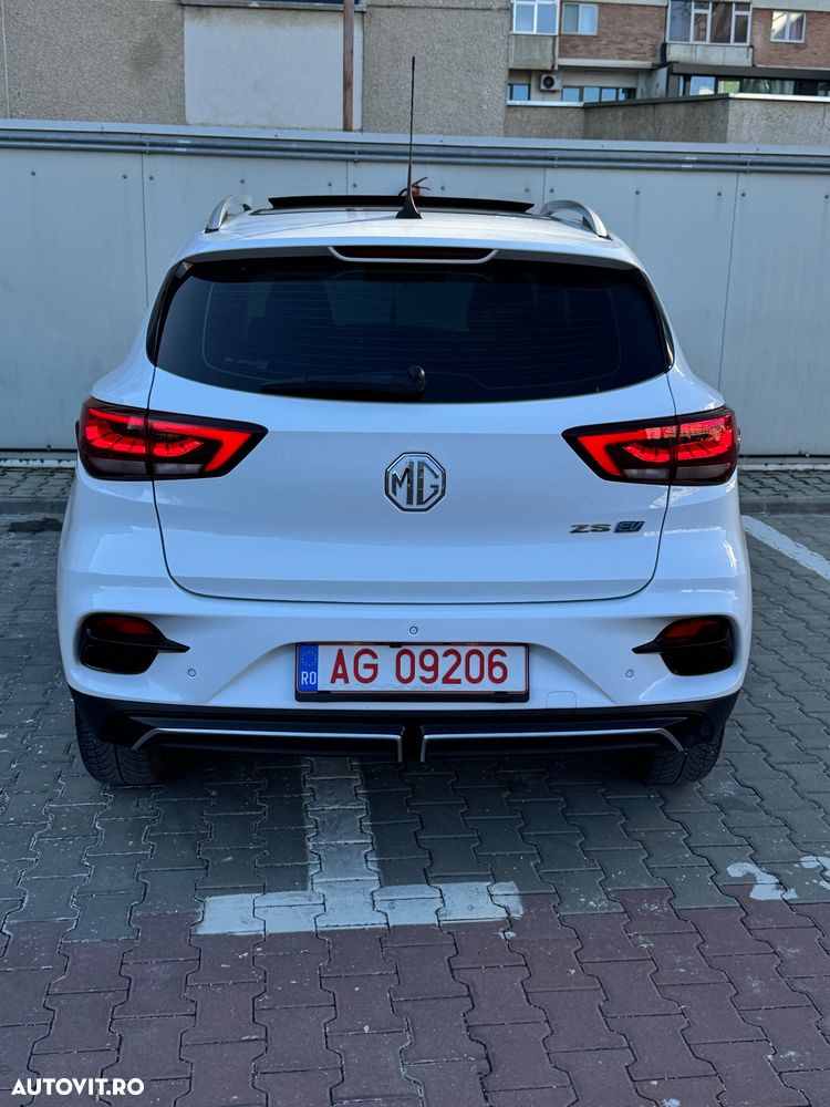 MG ZS EV Standard Luxury - 3