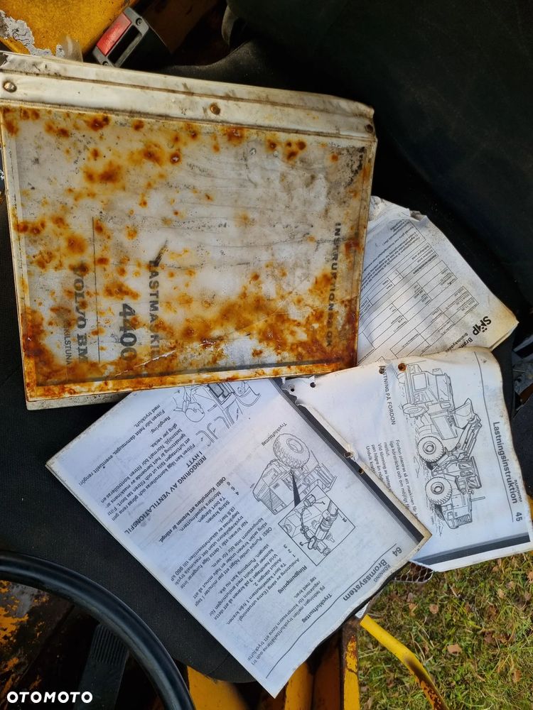 Volvo BM 4400 Ładowarka Fadroma Sprowadzona z Norwegii Widły Łyżka Bocian Wysięgnik! Aktualne badania w DEKRA! Oryginał zadbana Bez luzów i wycieków Potężna Moc. Nie pracowała w Kraju! 6 cylindrów pneumat Hamulec Opony jak Nowe - 32