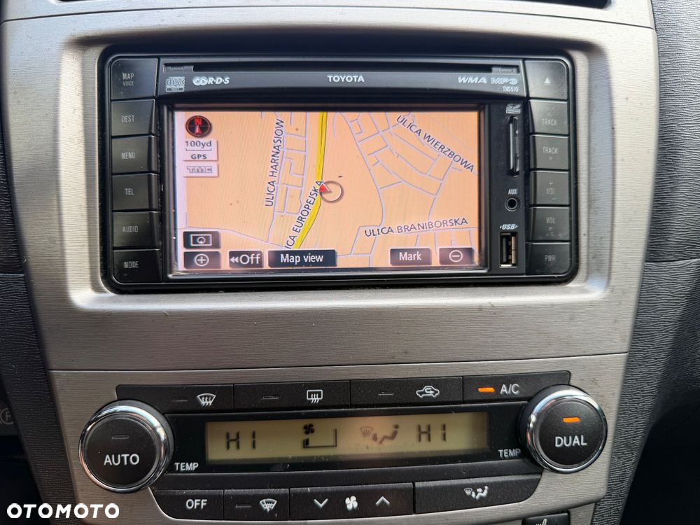 Toyota Avensis 1.8 Comfort - 31