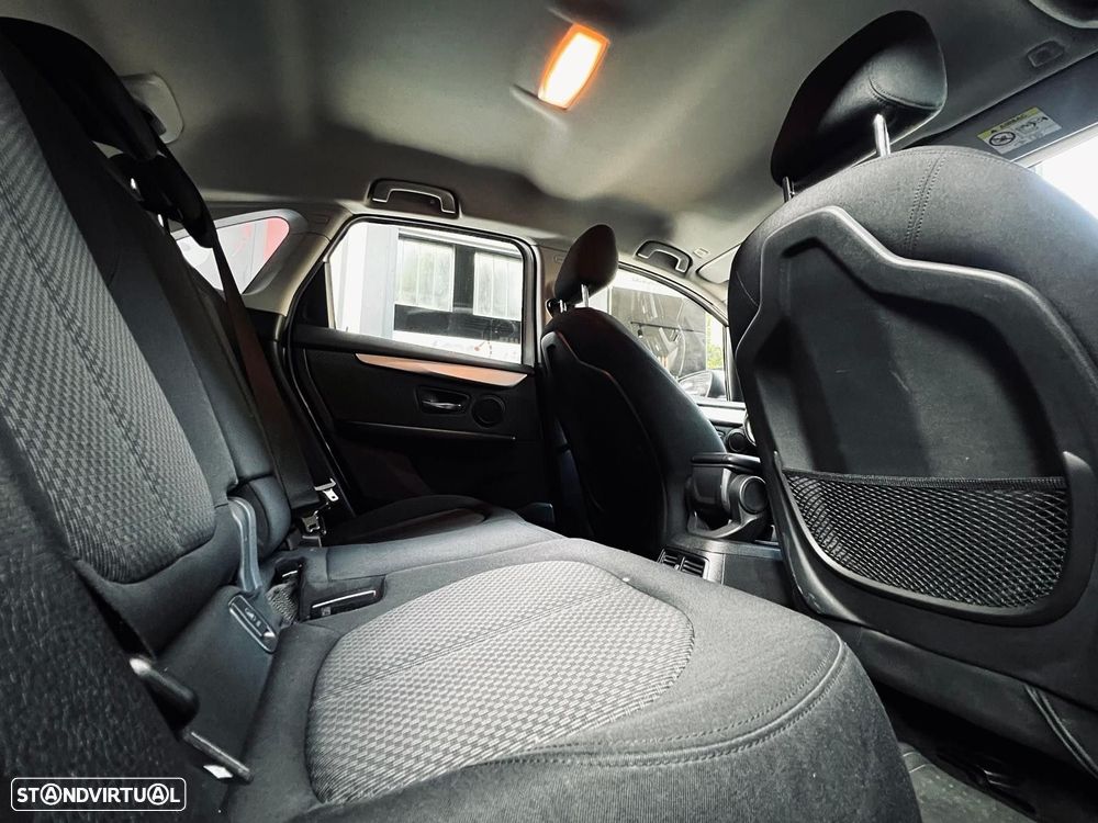 BMW 216 Active Tourer d Advantage - 32