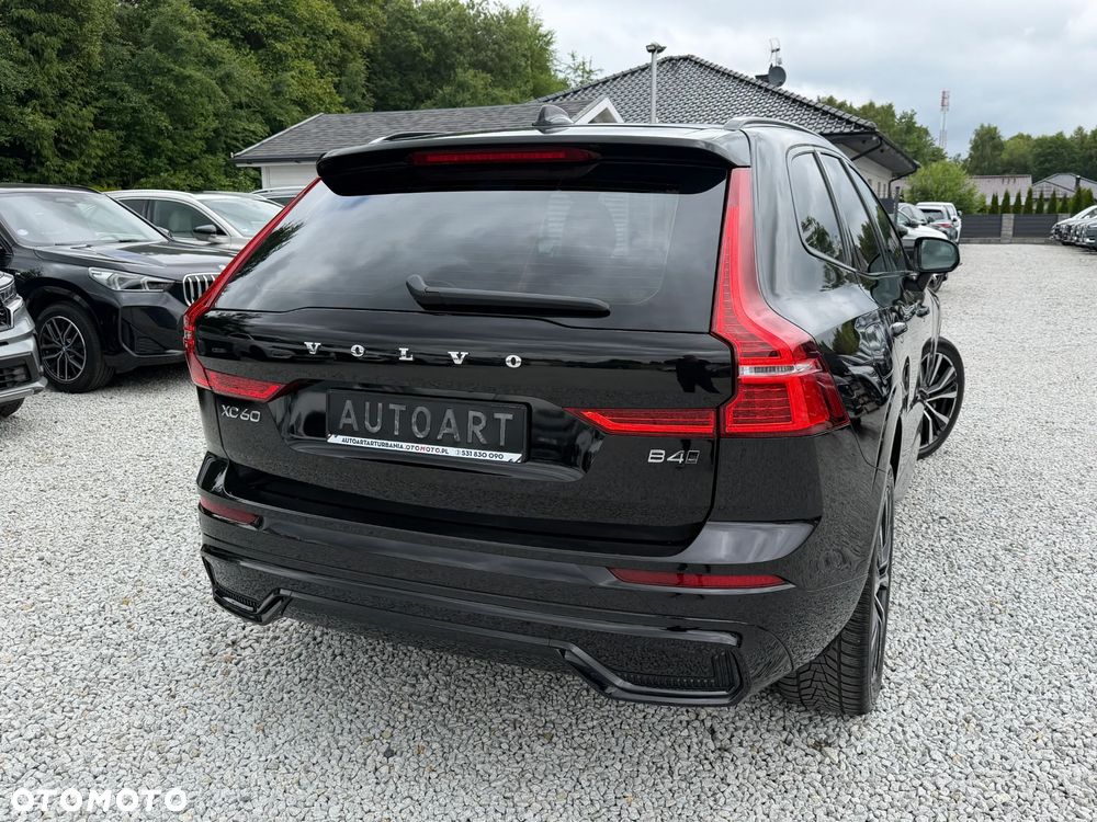 Volvo XC 60 B4 D AWD Ultimate Dark - 12