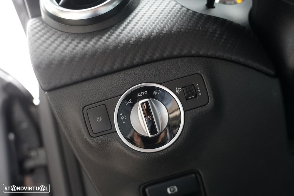 Mercedes-Benz A 180 d AMG Line - 13