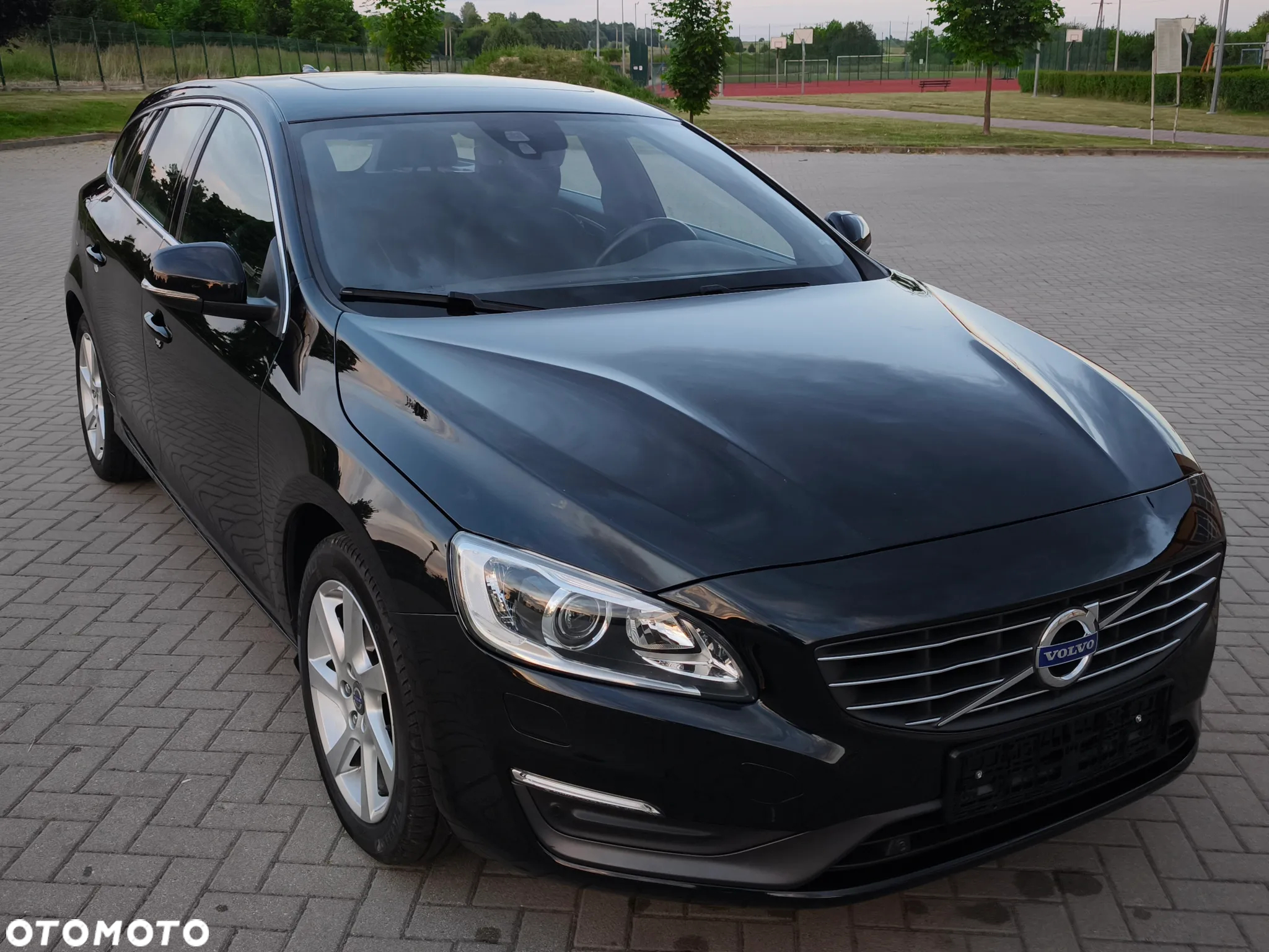 Volvo V60 D4 Drive-E Momentum - 19