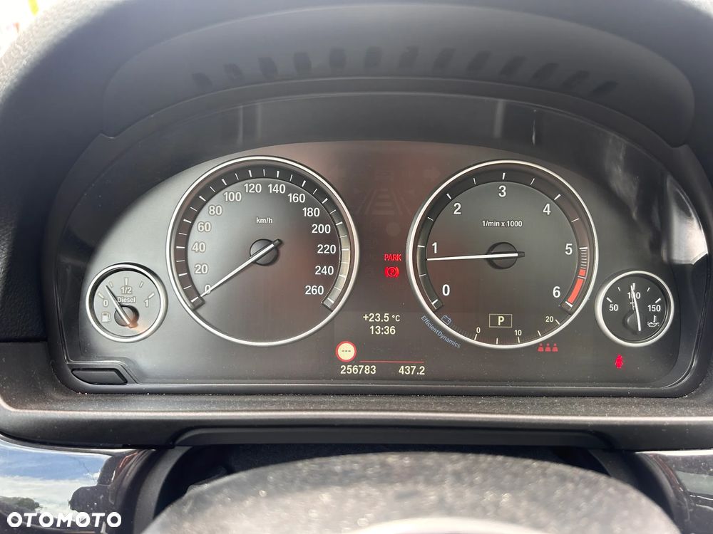 BMW Seria 5 525d - 5
