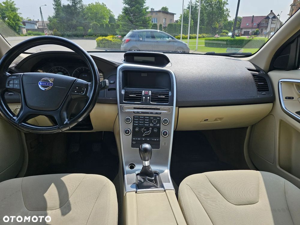 Volvo XC 60 2.4D AWD - 23