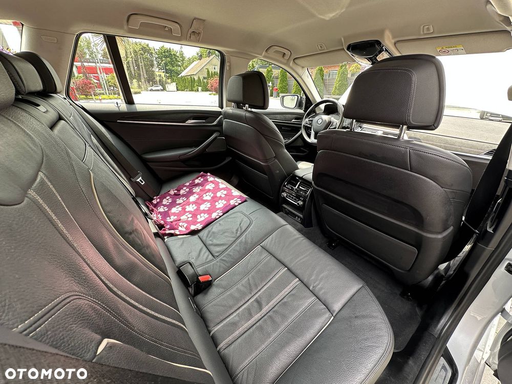 BMW Seria 5 530d xDrive - 13