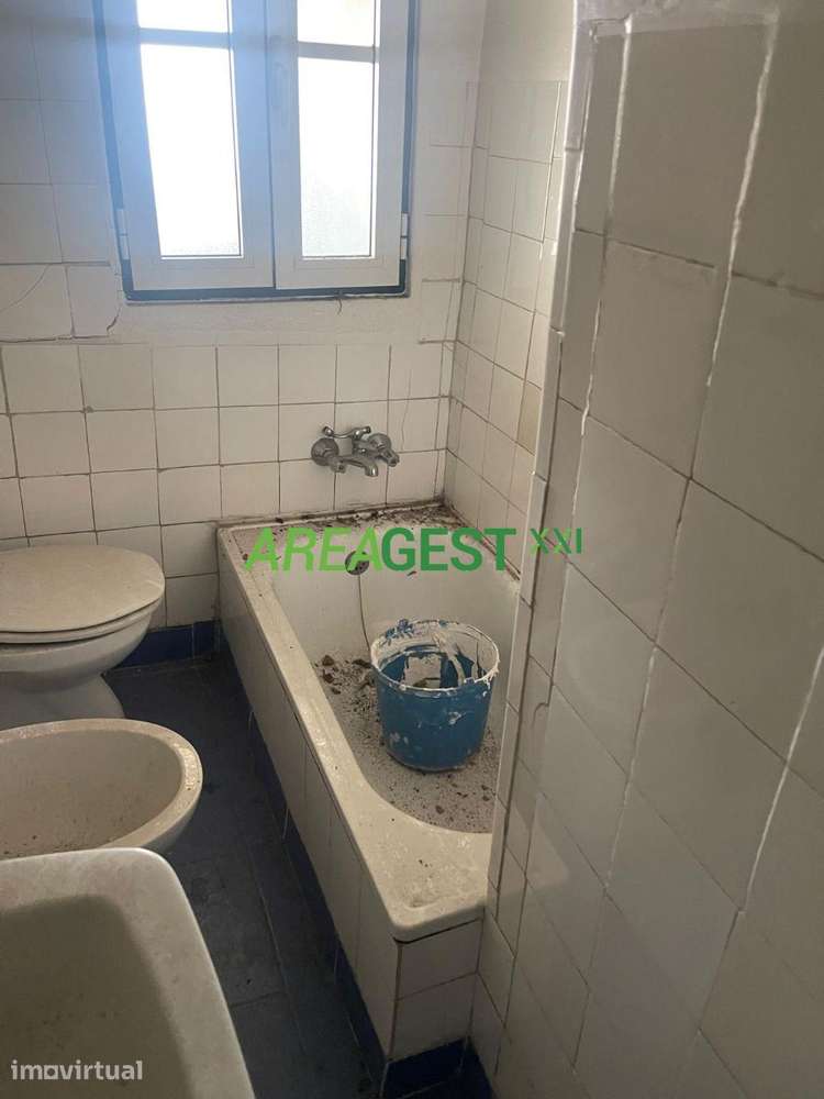 Prédio para venda com rendimento, em Vila Franca de Xira - Grande imagem: 4/18