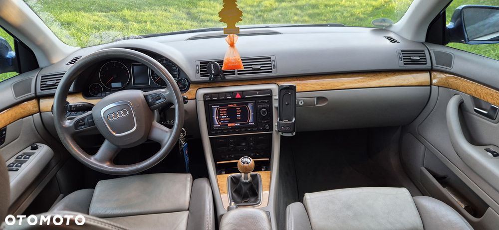 Audi A4 Limousine - 9