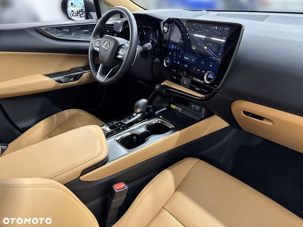 Lexus NX 350h Prestige AWD - 24