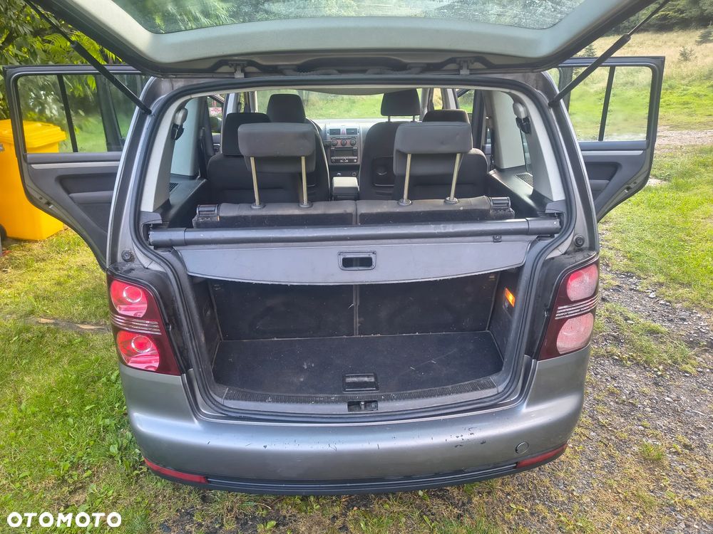 Volkswagen Touran - 9