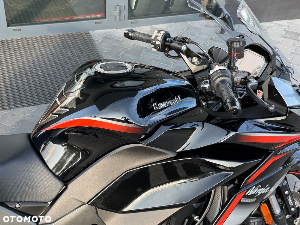 Kawasaki Ninja 1000 SX - 12