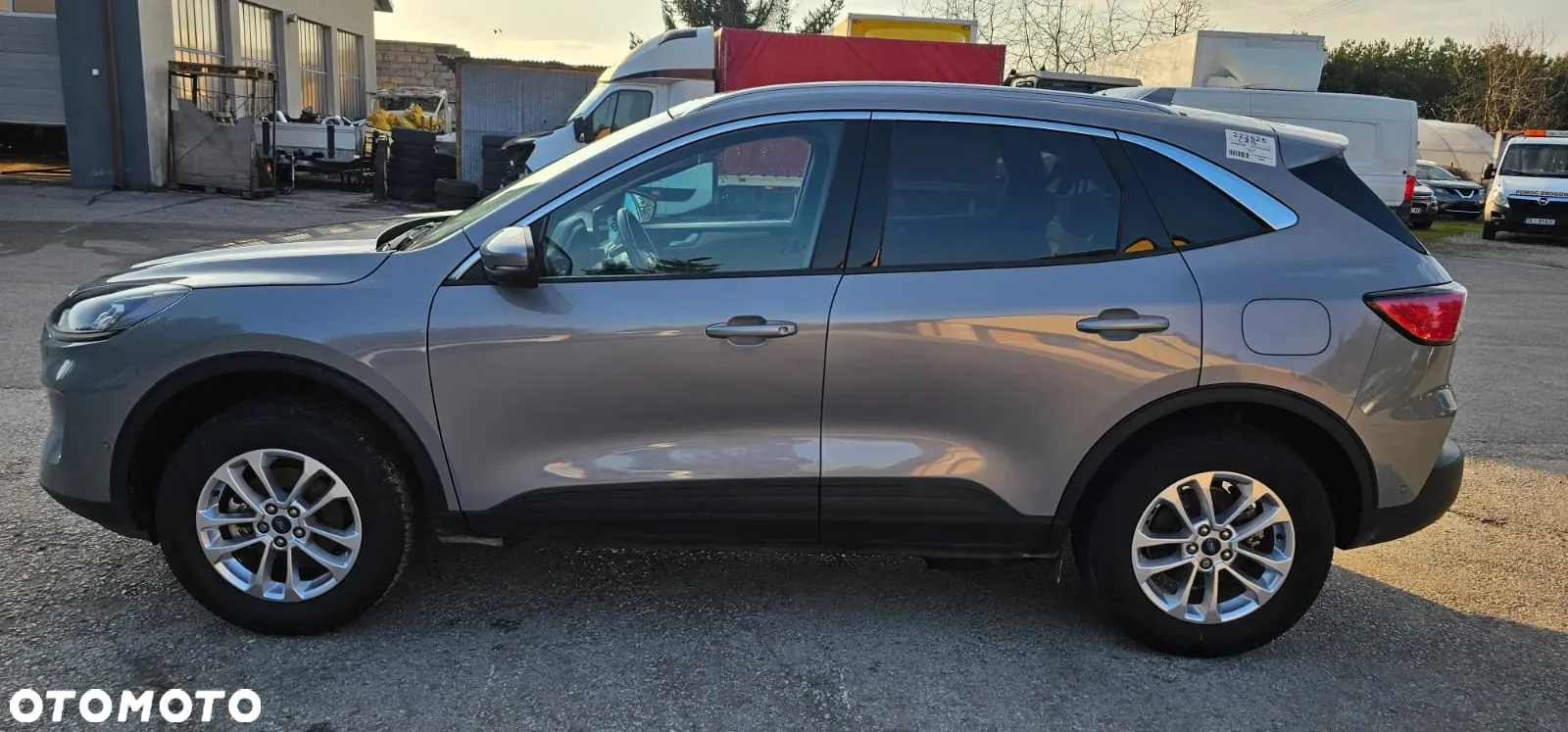 Ford Kuga 2.5 Duratec FHEV ACTIVE - 3