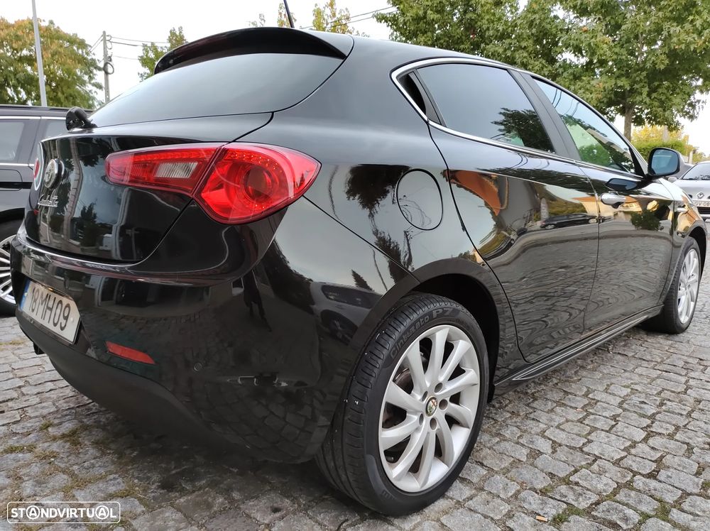Alfa Romeo Giulietta 1.6 JTDm Distinctive - 9