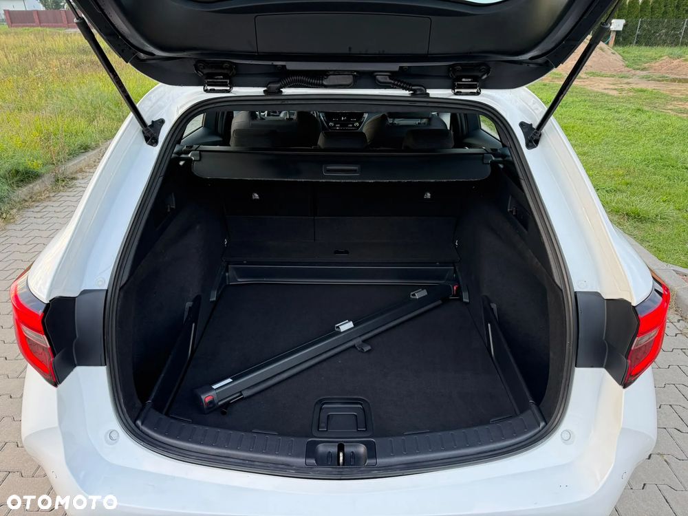 Toyota Corolla 1.8 Hybrid Comfort - 18