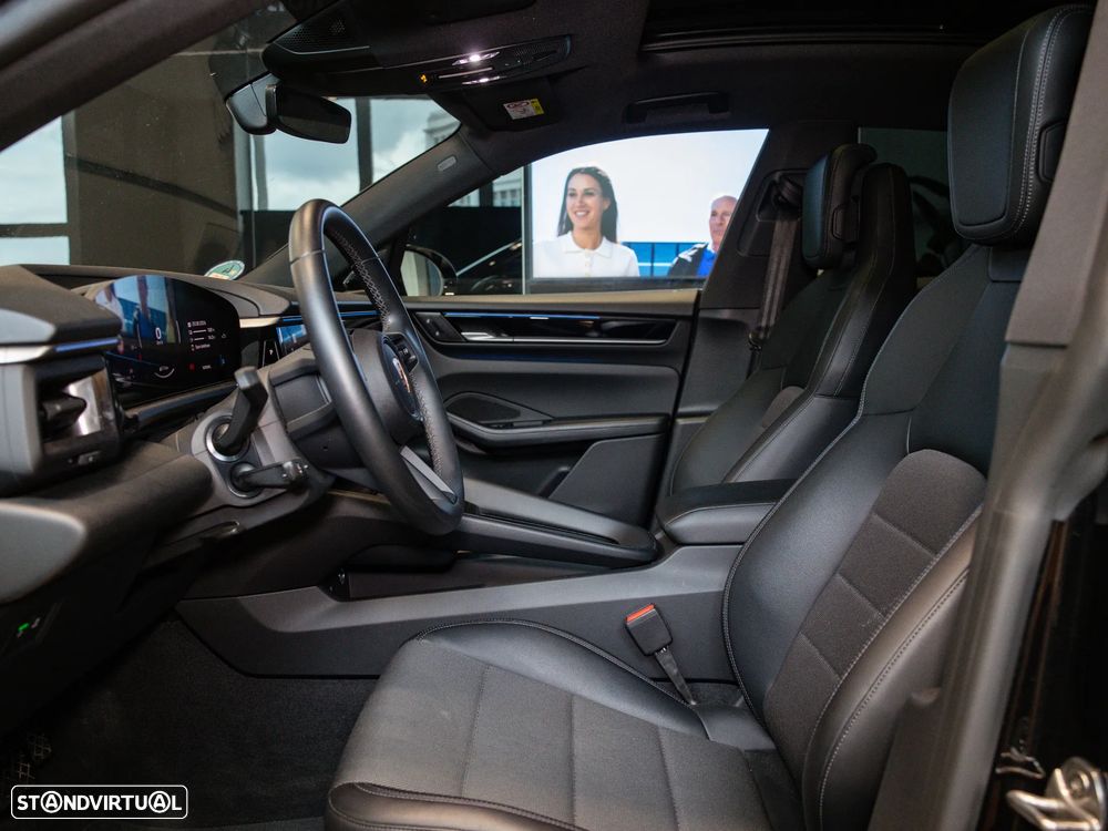 Porsche Macan Electric 4 - 20