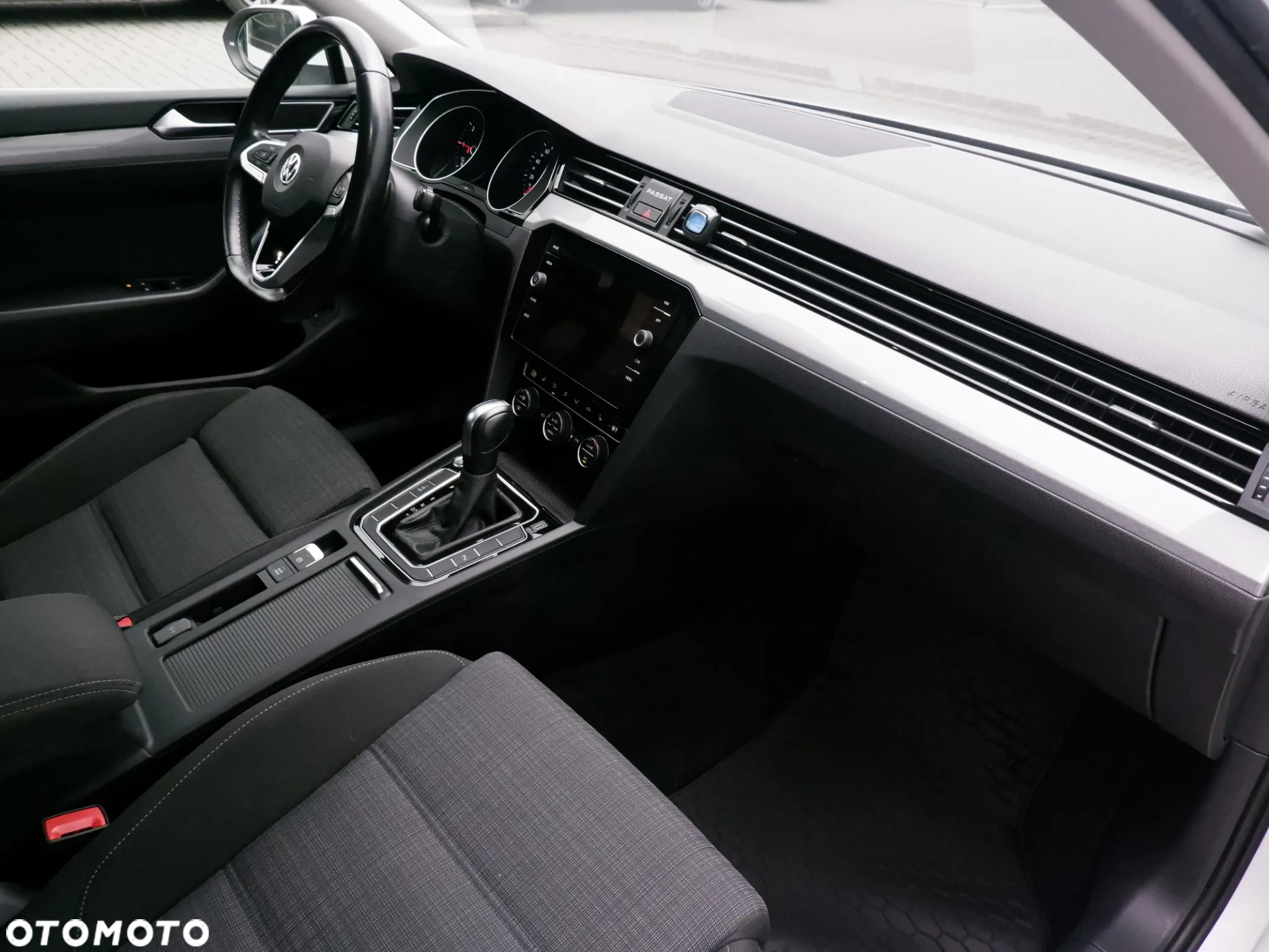 Volkswagen Passat - 20