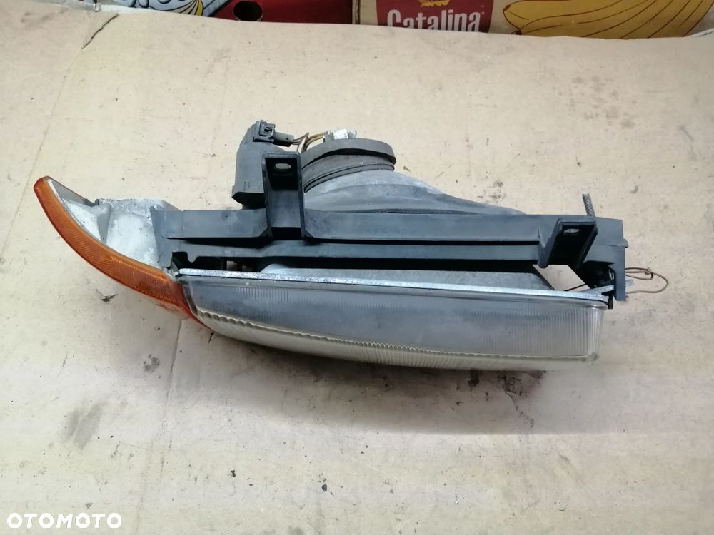 Volkswagen Transporter T4 komplet lamp przednich z kierunkami za 199zł - 12