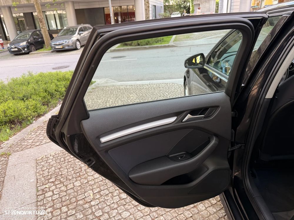 Audi A3 Sportback 1.6 TDI B.Line Attraction - 13