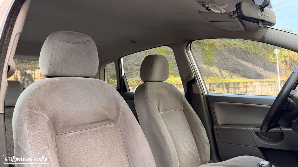 Ford Fiesta 1.25 Ambiente - 28