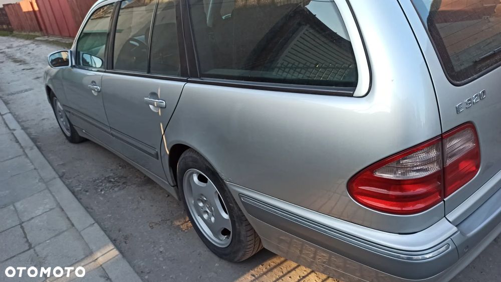 Mercedes-Benz Klasa E - 22