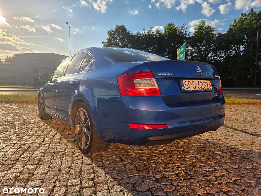 Skoda Octavia 2.0 TDI 4x4 Style DSG - 5
