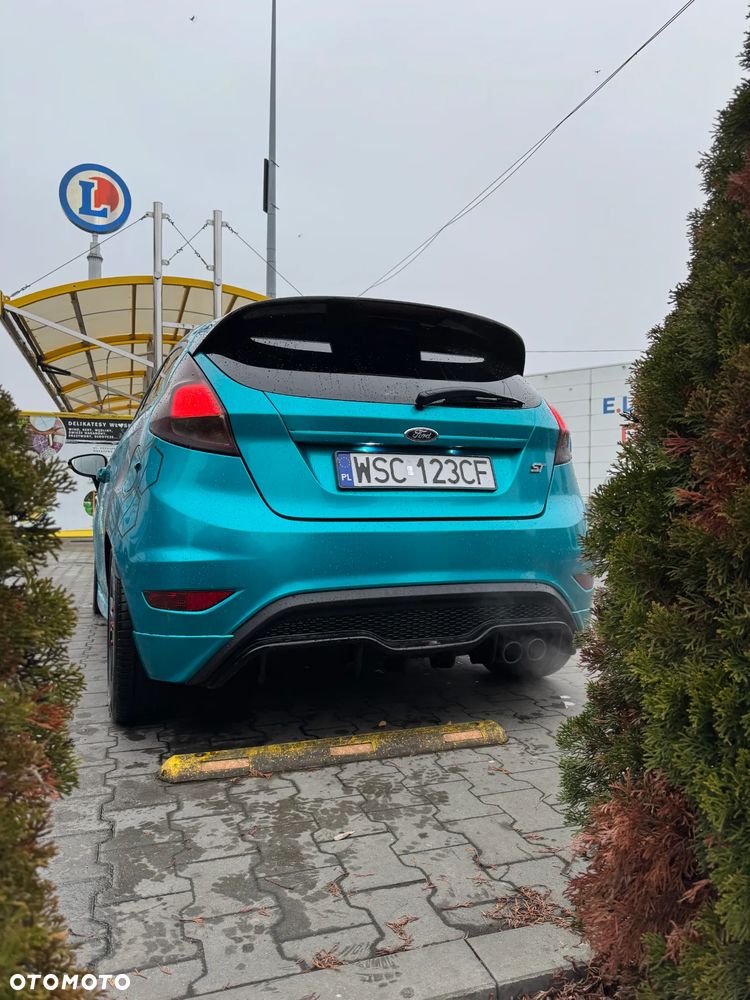 Ford Fiesta 1.6 EcoBoost ST - 11