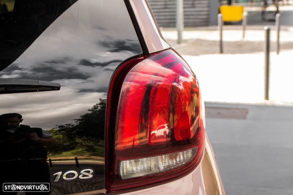 Peugeot 108 1.2 PureTech Top! Allure - 11