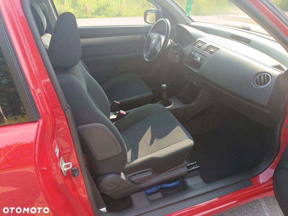 Suzuki Swift - 6