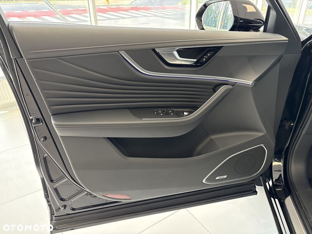 Hongqi HS5 2.0T Executive AWD - 12