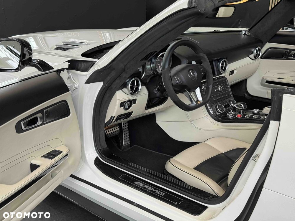 Mercedes-Benz SLS SPEEDSHIFT DCT - 14