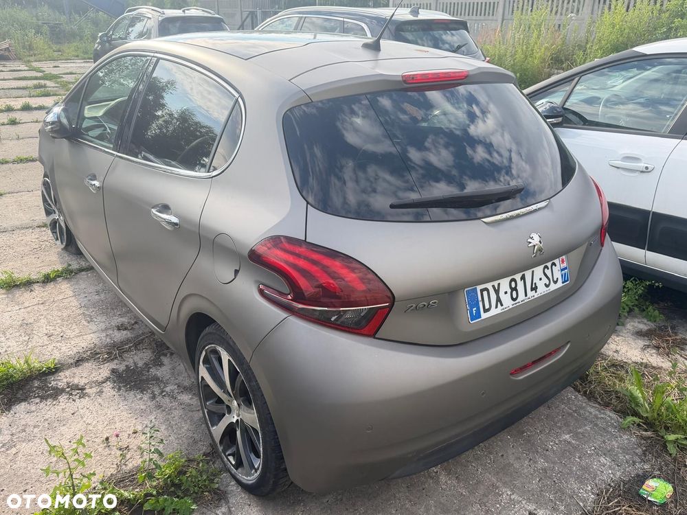 Peugeot 208 - 4