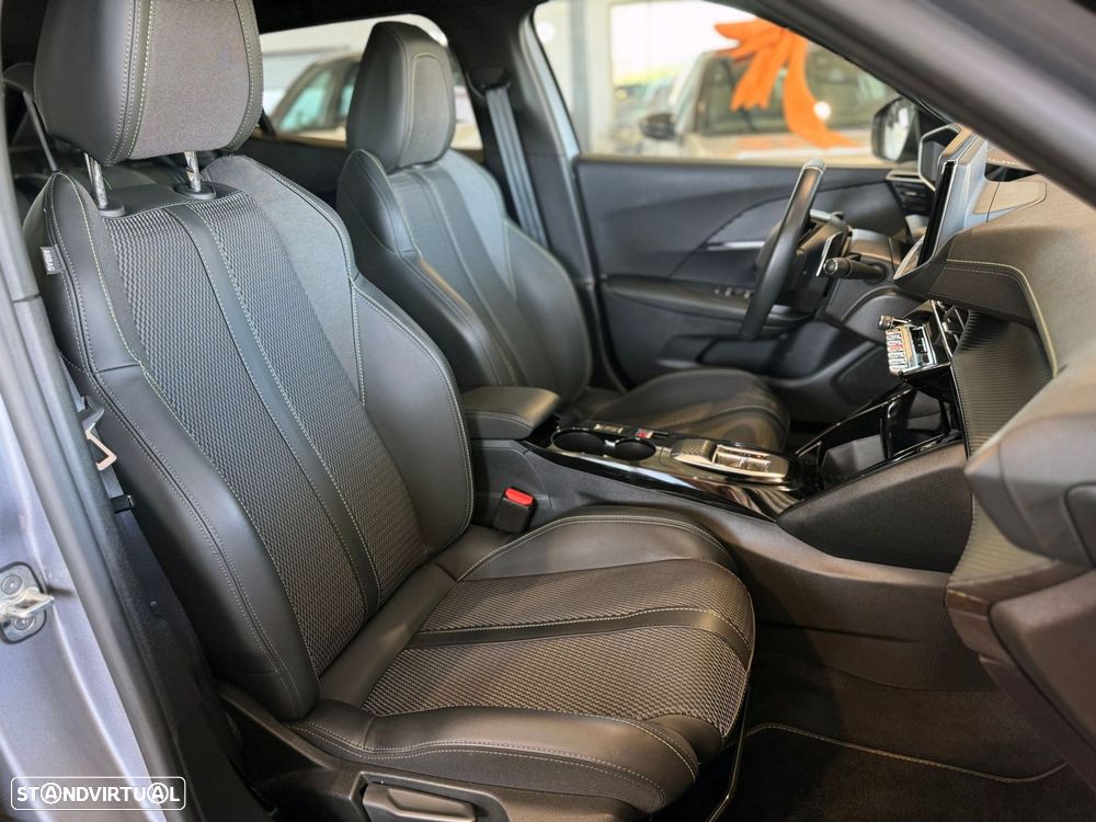 Peugeot 2008 1.2 PureTech GT Pack EAT8 - 33