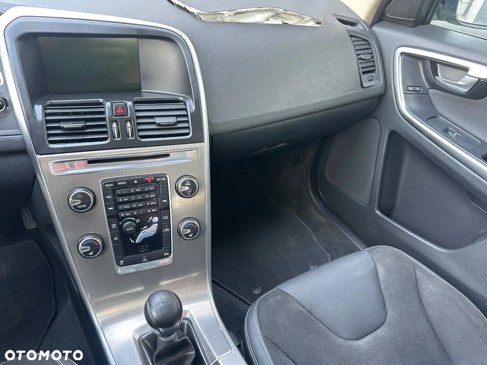 Volvo XC 60 D4 Momentum - 23