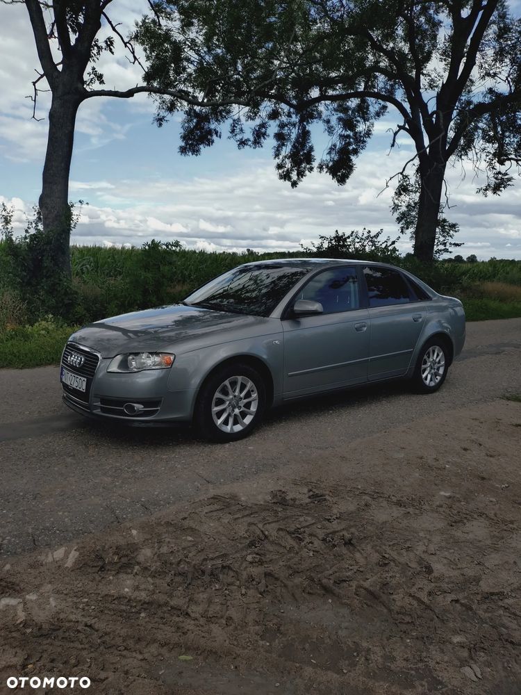 Audi A4 Limousine - 4