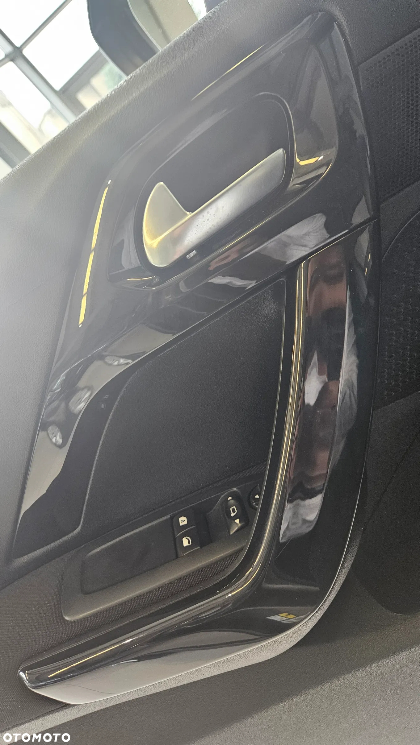 Peugeot 2008 1.2 Pure Tech Style - 24