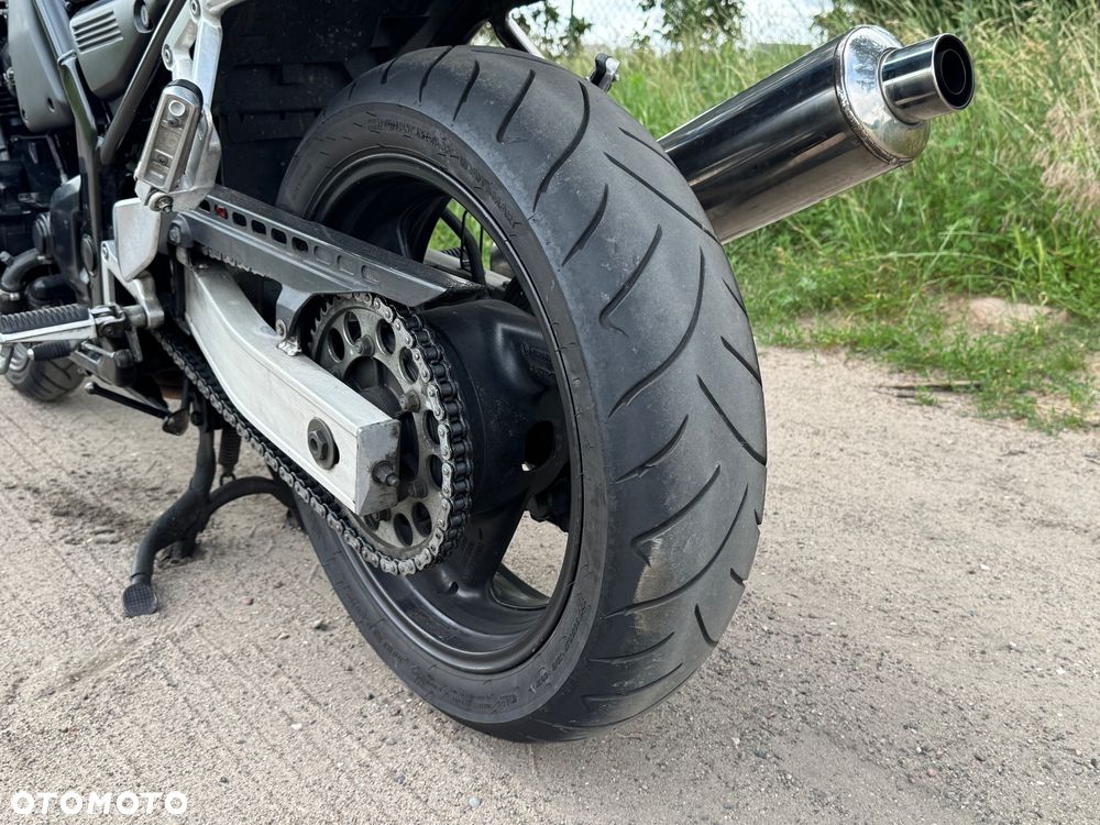 Yamaha FZS - 11