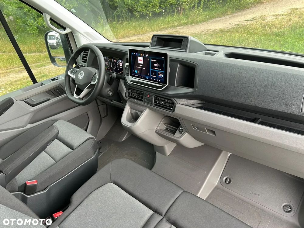 Volkswagen Crafter KONTENER MEBLOWY+WINDA/AUTOMAT/35 Podwozie z pojedynczą kabiną 2,0 l 163 KM manual r. o.: 4490 mm - 15