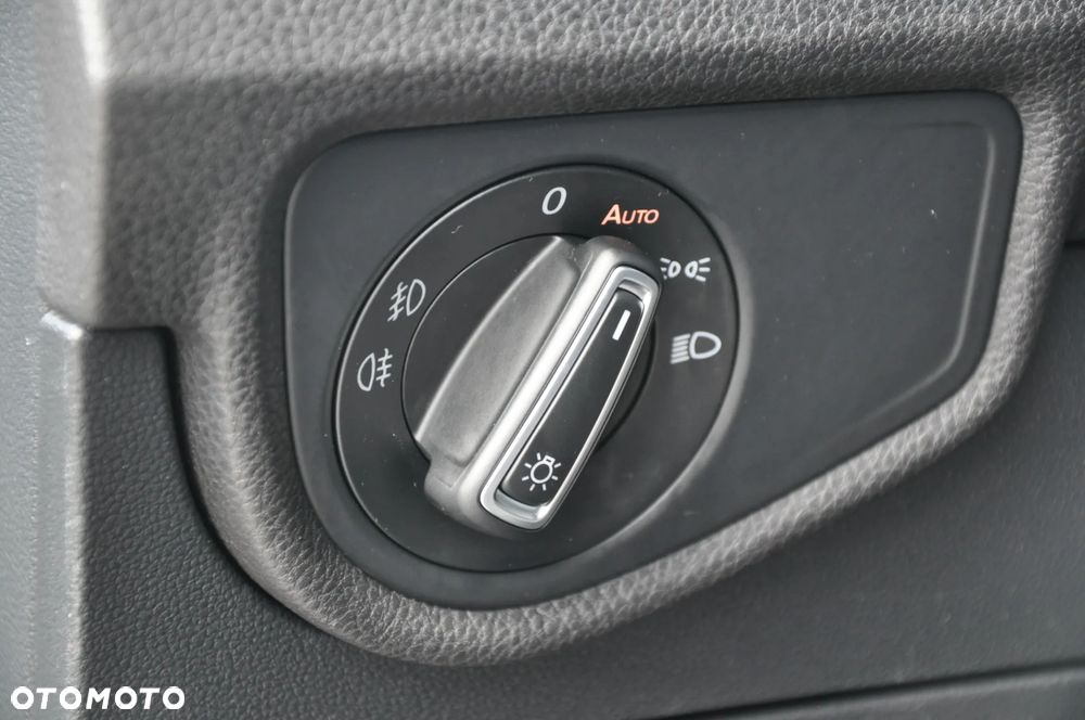 Volkswagen Touran 2.0 TDI SCR Comfortline - 35