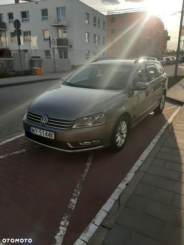 Volkswagen Passat 1.6 TDI DPF BlueMot Comfortline - 2